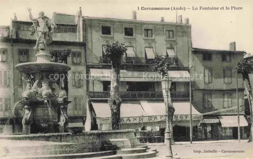 AK / Ansichtskarte CARCAssONNE 11 Aude La Fontaine et la Place