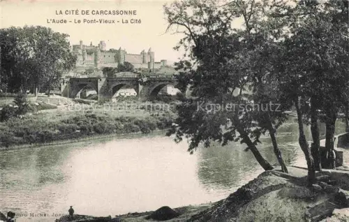 AK / Ansichtskarte CARCAssONNE 11 Aude L'Aude Le Pont Vieux La Cite