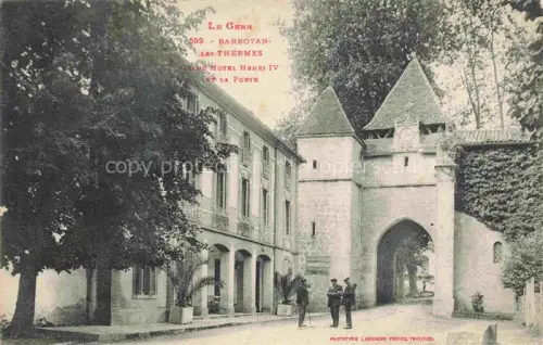 AK / Ansichtskarte Barbotan les Thermes AUCH 32 Gers Hotel Henri IV et la Porte