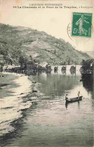 AK / Ansichtskarte Entraygues-la-Jolie Entraygues-sur-Truyere RODEZ 12 Aveyron La Chaussee et le Pont de la Truyere