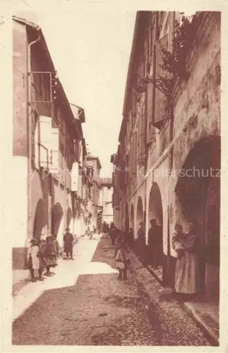 AK / Ansichtskarte Tarascon ARLES 13 Bouches-du-Rhone La Rue des Halles