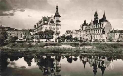 AK / Ansichtskarte Mezieres CHARLEVILLE-MEZIERES 08 Ardennes Hotel de Ville et le Batiment Communal