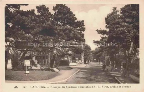 AK / Ansichtskarte CABOURG 14 Calvados Kiosque du Syndicat d'Iniative et l'avenue