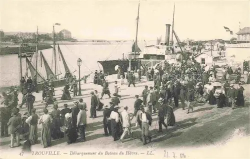 AK / Ansichtskarte TROUVILLE -SUR-MER 14 Calvados Débarquement du Bateau du Havre