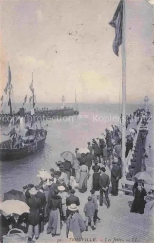 AK / Ansichtskarte TROUVILLE -SUR-MER 14 Calvados Les Jetées