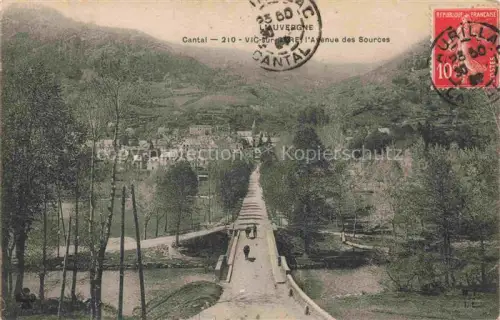 AK / Ansichtskarte Vic-sur-Cere AURILLAC 15 Cantal l'Avenue des Sources