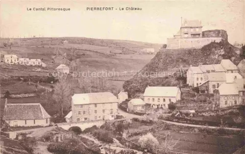 AK / Ansichtskarte Pierrefort Saint-Flour 15 Cantal Le château