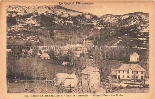 AK / Ansichtskarte Mandailles-Saint-Julien AURILLAC 15 Cantal Vue générale et les écoles