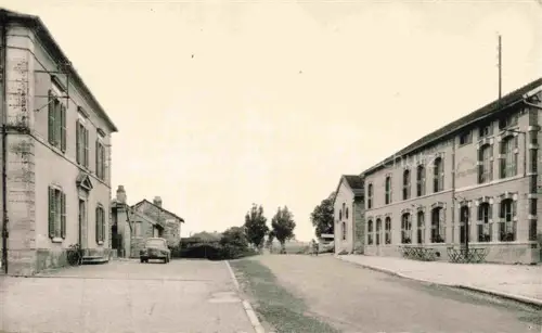 AK / Ansichtskarte Ville-sous-la-Ferte Bar-sur-Aube 10 Aube La Place Route de La Ferte