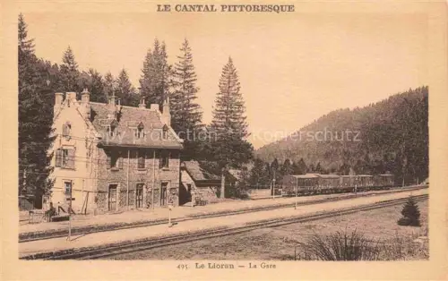 AK / Ansichtskarte Le Lioran Saint-Flour 1368m 15 Cantal La gare Bahnhof