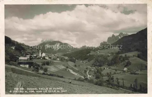 AK / Ansichtskarte Valle di Funes Val di Funes Dolomiti IT Panorama San Pietro verso Le Odle