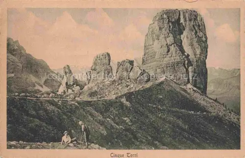 AK / Ansichtskarte Cortina d Ampezzo Veneto IT Cinque Torri Gebirgspanorama Dolomiten