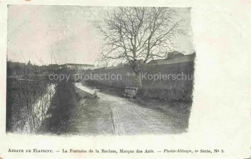 AK / Ansichtskarte Flavigny-sur-Ozerain Montbard 21 Cote-d Or Vue générale et l'abbay Fontaine de la Recluse Marque des Anis