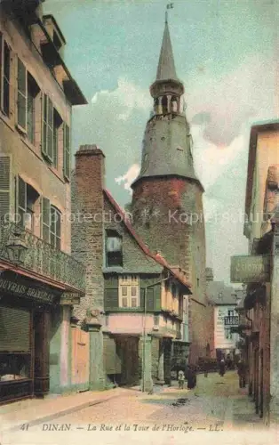 AK / Ansichtskarte DINAN 22 Cotes-d Armor La Rue et la Tour de l'Horloge