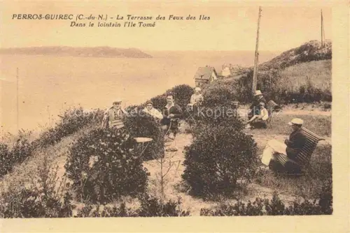 AK / Ansichtskarte PERROS-GUIREC Lannion 22 Cotes-d Armor La Terrasse des Feux des Iles dans le lointain l'Ile Tomé