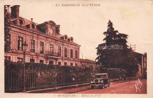 AK / Ansichtskarte Mussidan Perigueux 24 Dordogne Hôtel de Ville Automobile
