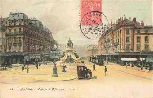 AK / Ansichtskarte VALENCE -SUR-RHONE 26 Drome Place de la République Monument