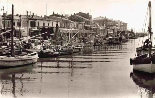 AK / Ansichtskarte Le Grau-du-Roi NIMES 30 Gard Le Port rive gauche Segelboote