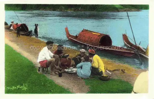 AK / Ansichtskarte Laichau Vietnam Sampaniers au repos