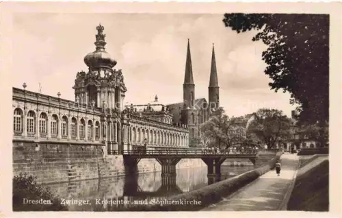 AK / Ansichtskarte DRESDEN Elbe Zwinger Kronentor und Sophienkirche
