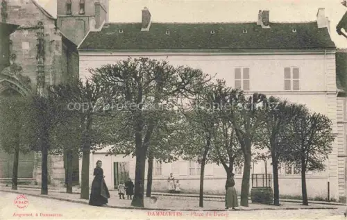 AK / Ansichtskarte Dammartin-en-Goele MEAUX 77 Seine-et-Marne Place du Bourg