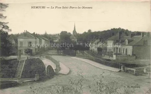 AK / Ansichtskarte Nemours  Fontainebleau 77 Seine-et-Marne Place Saint-Pierre-les-Nemours