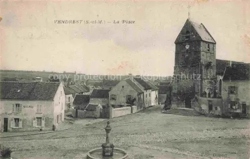 AK / Ansichtskarte Vendrest MEAUX 77 Seine-et-Marne La Place Eglise Fontaine