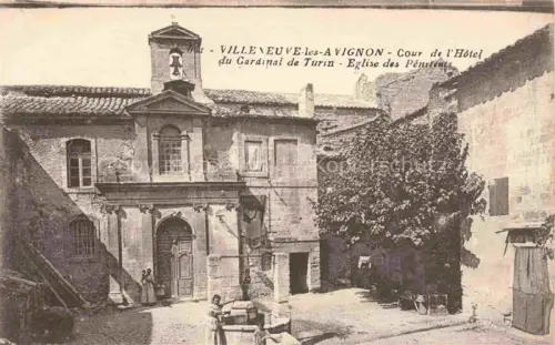 AK / Ansichtskarte Villeneuve-les-Avignon NIMES 30 Gard Cour de l'Hôtel du Cardinal de Turin Eglise des Pénitents