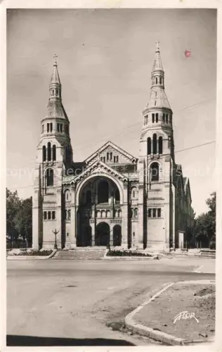 AK / Ansichtskarte PERIGUEUX 24 Dordogne Eglise Saint-Martin