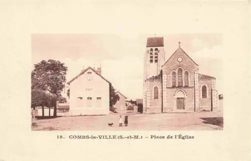 AK / Ansichtskarte Combs-la-Ville MELUN 77 Seine-et-Marne Place de l'Eglise