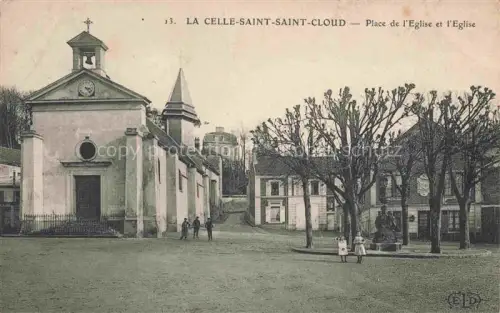 AK / Ansichtskarte La Celle-Saint-Cloud Saint-Germain-en-Laye 78 Yvelines Place de l'église