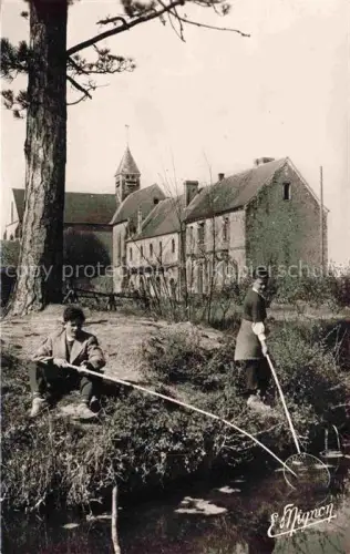 AK / Ansichtskarte Mesnil-Saint-Denis Le Rambouillet 78 Yvelines Notre-Dame de la Roche les loisirs la pêche à l'Ile de l'Etang