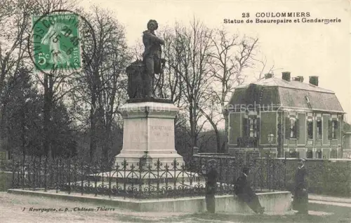 AK / Ansichtskarte Coulommiers MEAUX 77 Seine-et-Marne Statue de Beaurepaire et Gendarmerie Monument