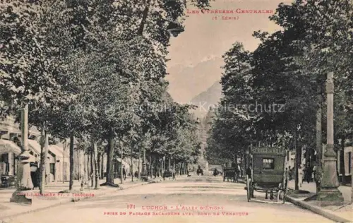 AK / Ansichtskarte LUCHON Bagneres-de-Luchon 31 Haute-Garonne L'Allee D'Etigny Pferdkutsche Pyrenees Centrales 