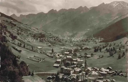 AK / Ansichtskarte La Clusaz ANNECY 74 Haute-Savoie Vue générale et la chaîne des Aravis Alpes