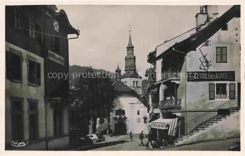 AK / Ansichtskarte St-Gervais-les-Bains 74 Haute-Savoie La Mairie et l'église Hotel Restaurant