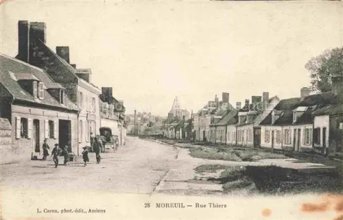 AK / Ansichtskarte Moreuil Montdidier 80 Somme Rue Thiers