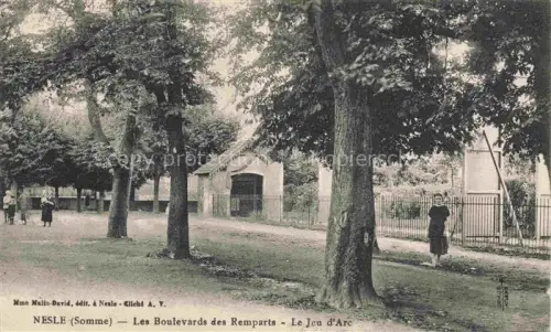 AK / Ansichtskarte Nesle Peronne 80 Somme Les Boulevards des Remparts Le Jeu d'Arc