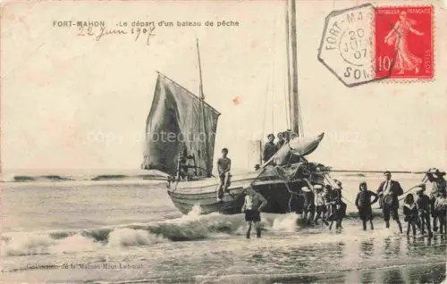 AK / Ansichtskarte Fort-Mahon-Plage Abbeville 80 Somme Le départ d'un bateau de pêche