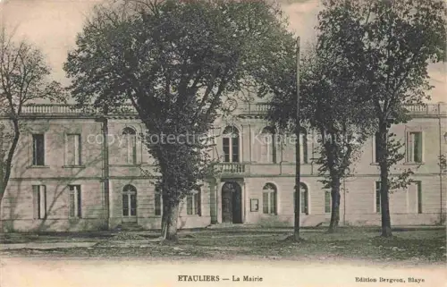 AK / Ansichtskarte Etauliers Blaye 33 Gironde La Mairie Rathaus 