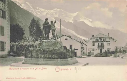 AK / Ansichtskarte CHAMONIX BONNEVILLE 74 Haute-Savoie Monument Saussure et le Mont Blanc