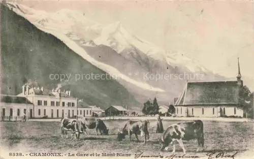 AK / Ansichtskarte CHAMONIX BONNEVILLE 74 Haute-Savoie La gare l'église et le Mont Blanc
