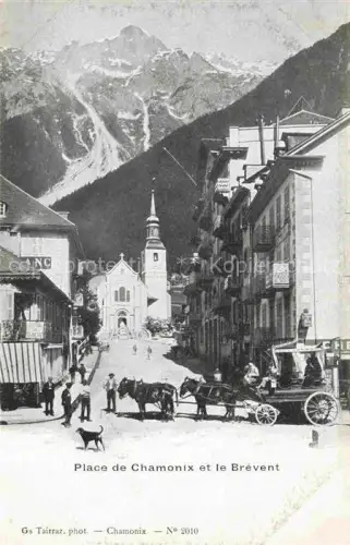 AK / Ansichtskarte CHAMONIX BONNEVILLE 74 Haute-Savoie Place de Chamonix et le Brévent Alpes