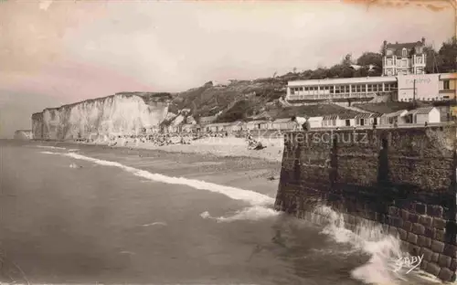 AK / Ansichtskarte Veules-les-Roses Dieppe 76 Seine-Maritime La plage et le casino