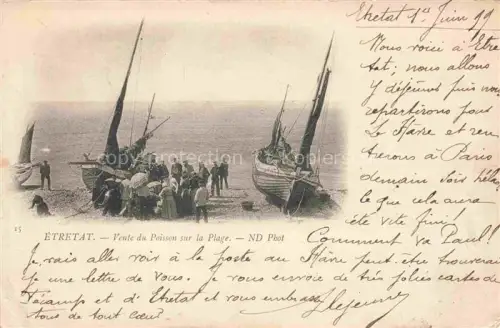 AK / Ansichtskarte ETRETAT LE HAVRE 76 Seine-Maritime Vente du poisson sur la plage