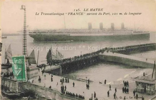 AK / Ansichtskarte LE HAVRE 76 Le Transatlantique France sortant du port