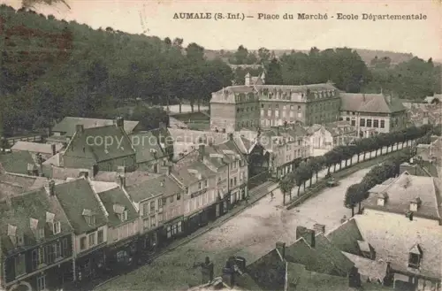 AK / Ansichtskarte Aumale DIEPPE 76 Seine-Maritime Place du Marché Ecole Départementale