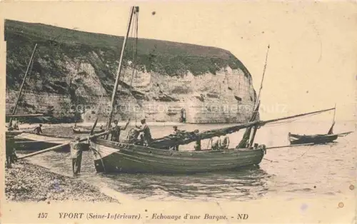 AK / Ansichtskarte Yport LE HAVRE 76 Seine-Maritime Echouage d'une barque