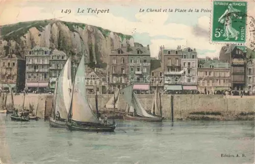 AK / Ansichtskarte LE TREPORT Dieppe 76 Seine-Maritime Le Chenal et la Place de la Poissonnerie