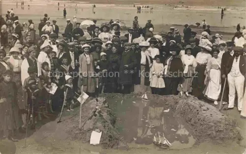 AK / Ansichtskarte LE TREPORT Dieppe 76 Seine-Maritime A la plage